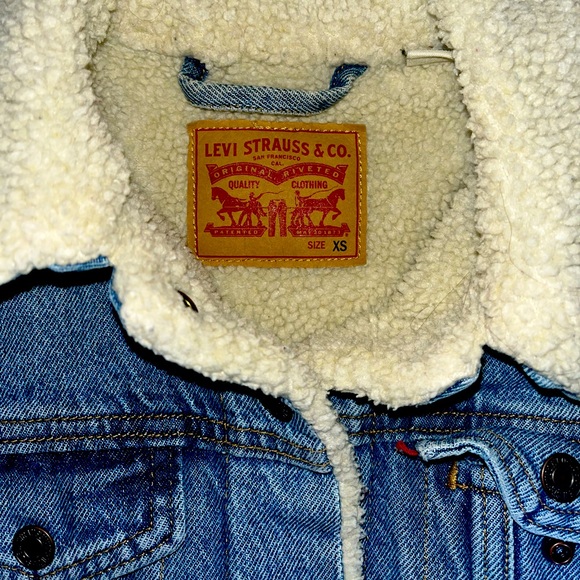 Original Sherpa Trucker Levi’s Jacket - Picture 4 of 5